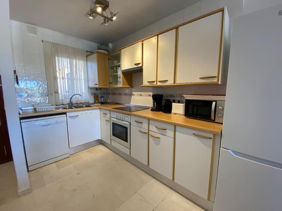 3 Bedroom Penthouse Close By Parque De La Paloma Apartament