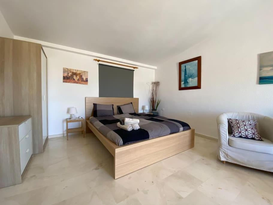 3 Bedroom Penthouse Close By Parque De La Paloma *