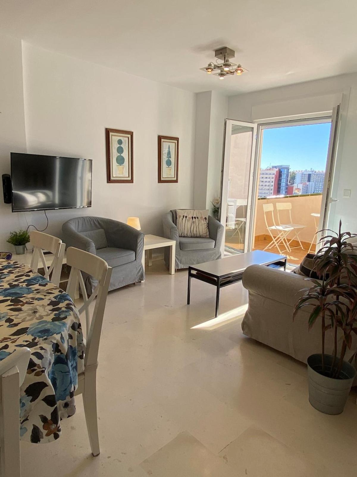 Apartament 3 Bedroom Penthouse Close By Parque De La Paloma